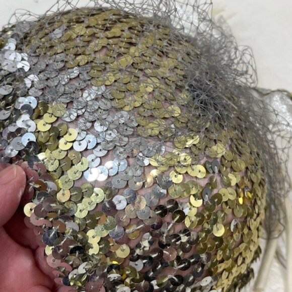 VTG 1950's Sequin Veil Sprout Capulet Cocktail Hat w/Silver Foil Leaves Feather - Picture 7 of 8